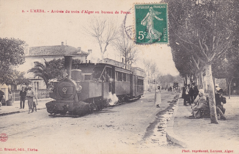 Arba larrive e du train d alger