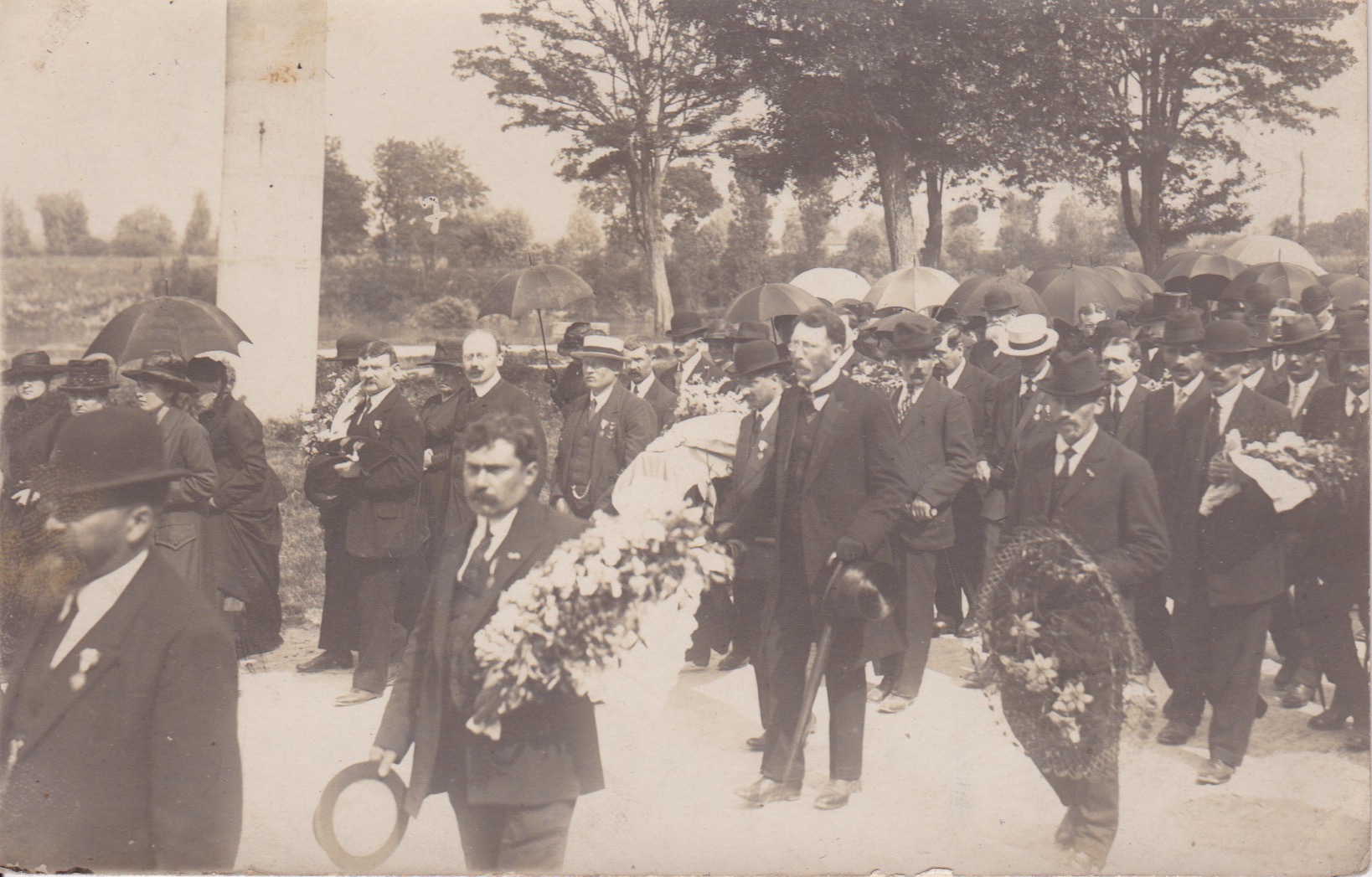Inauguration monument aux morts  le 17 août 1919